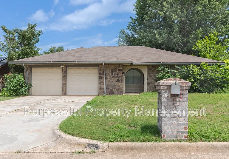 9317 NE Sherwell Dr — Photo 1