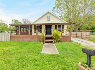 212 Indiana Ave, South Roxana, IL 62087