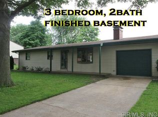 801 Pike Dr E, Highland, IL 62249