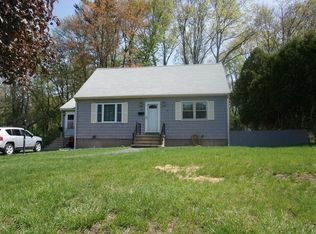 47 Meadowview Dr, Lowell, MA 01854