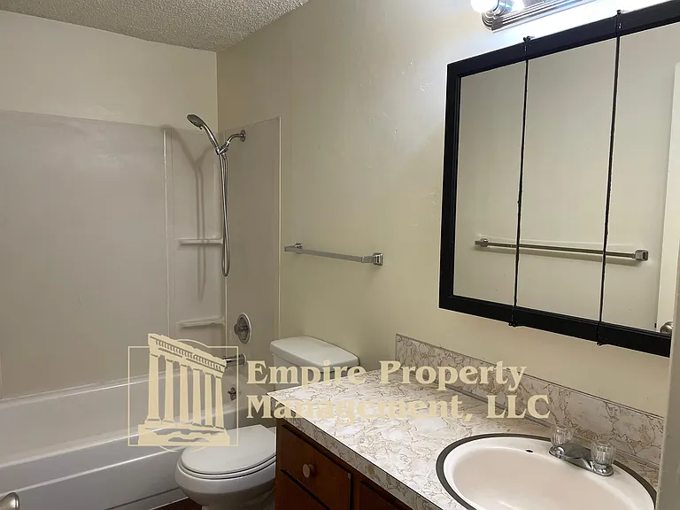 1297 Waite St — Photo 9