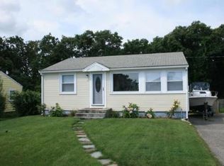 39 John Alden Rd, Plymouth, MA 02360