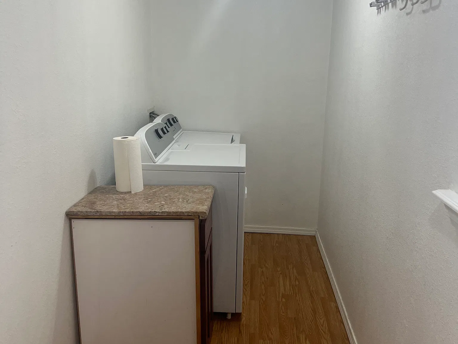 2 bed, 1000 sqft, $1,900 — Photo 4