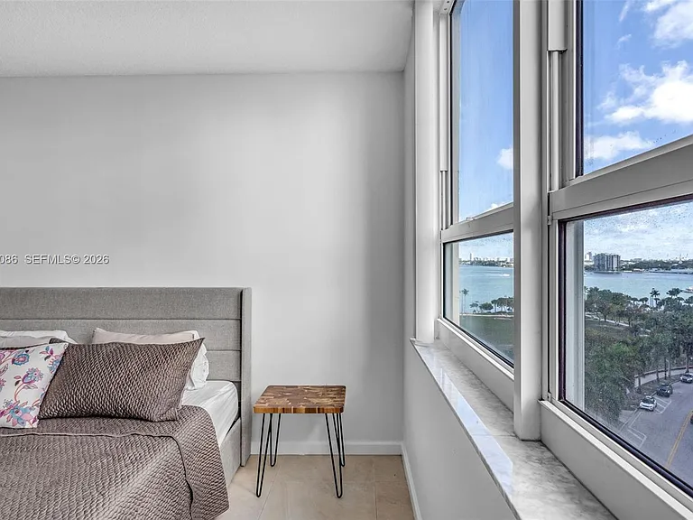 2000 N Bayshore Dr #909 — Photo 17