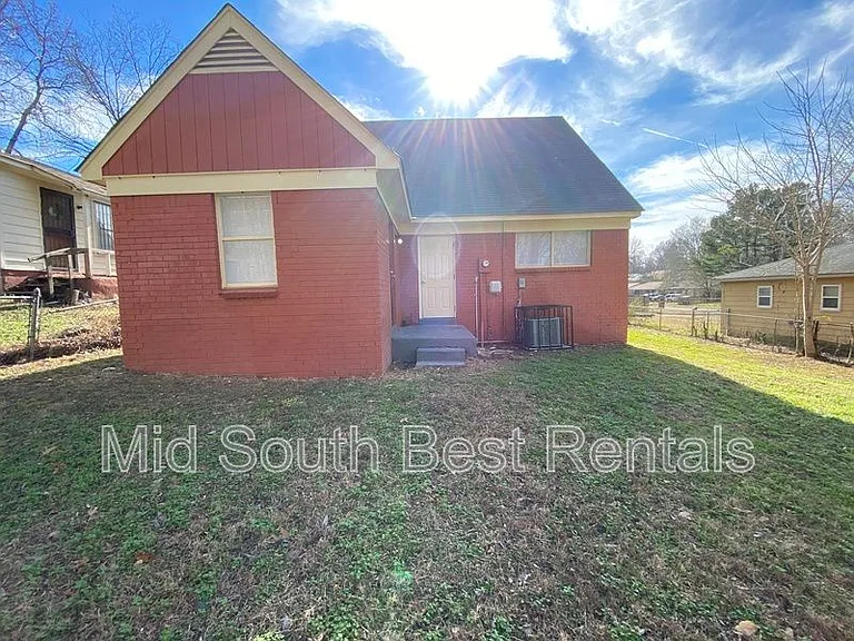 1236 Chickamauga Ave — Photo 3