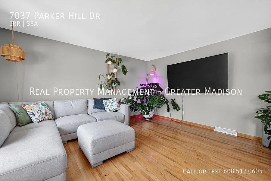 Beautiful 3-Bedroom Home in Madison's Glacier Crossing Neighborhood — Photo 3