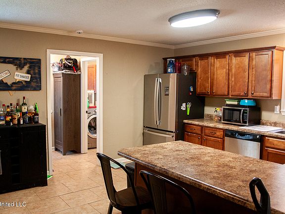 3rd image of 1583 Brookhaven Dr