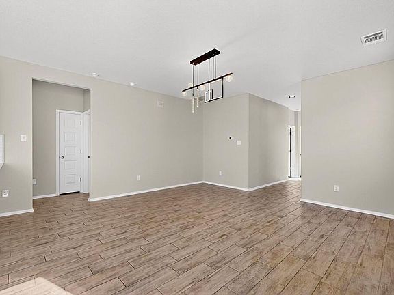 4th image of 189 Fabion St