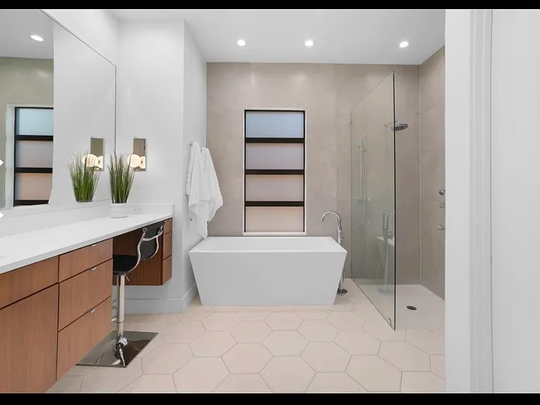 4135 Valley Ridge Rd — Photo 7