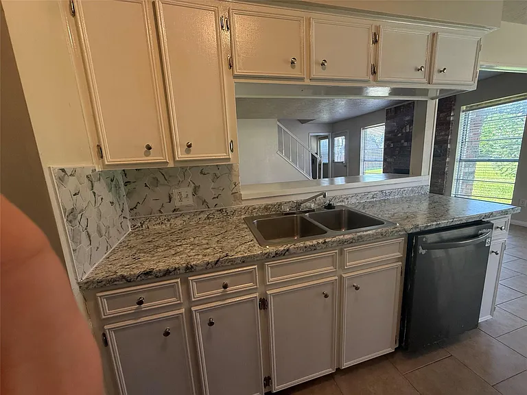 414 Dogwood St — Photo 9
