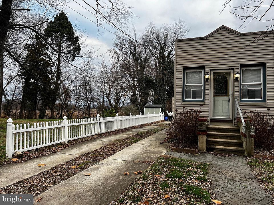 1st image of 129 Princeton Ave