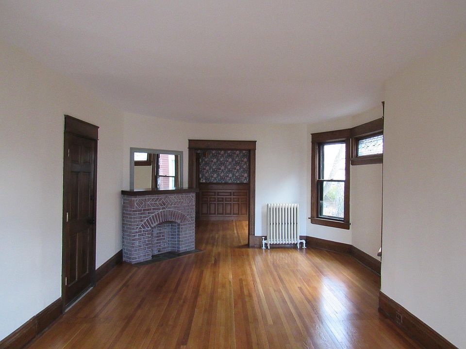 1st image of 375 Crescent Ave #2
