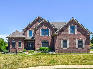 4805 Fieldcrest Place Cir, Newburgh, IN 47630