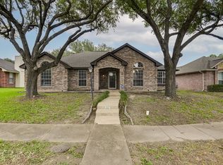 636 Edgewood Dr, Lancaster, TX 75146