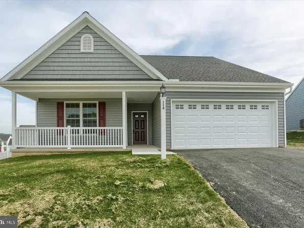 114 Creekside Dr, New Providence, PA 17560