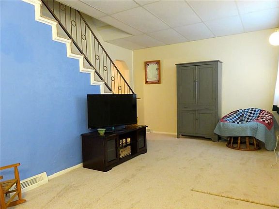 4th image of 1108 Arlington Ave