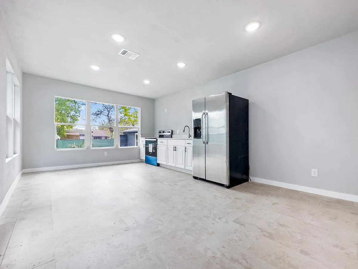 Unit Photo - 1606 W Wildwood Dr #A