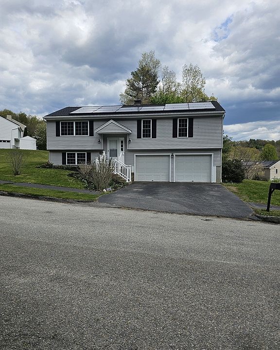 1st image of 14 Pinewood Ln