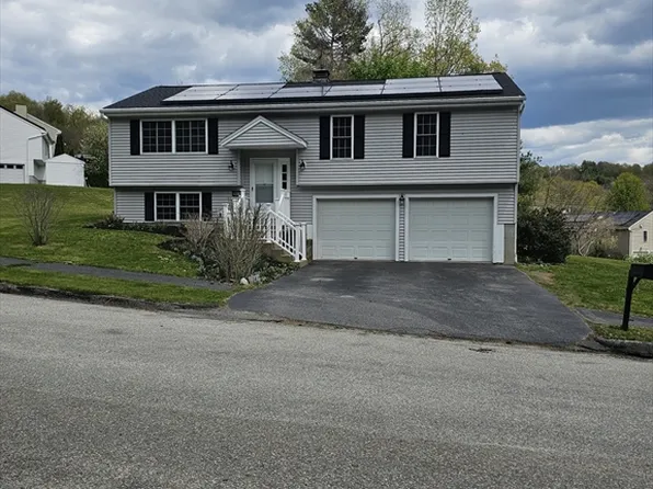 14 Pinewood Ln, Worcester, MA 01609