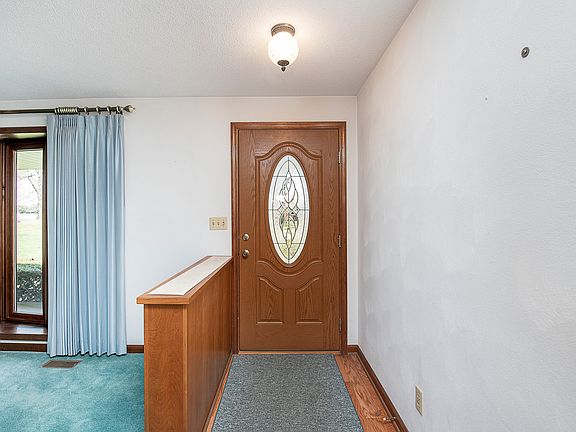 3rd image of 5821 N Heritage Ln