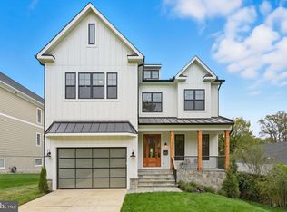 1945 Leonard Rd, Falls Church, VA 22043