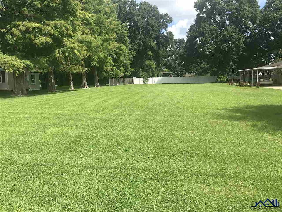 2nd image of 106 Winfield Blvd