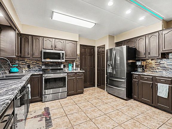 4th image of 3391 Kathryn St