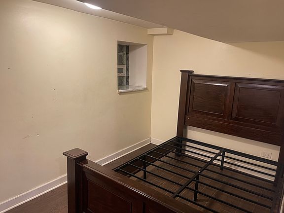5th image of 621 N Sawyer Ave