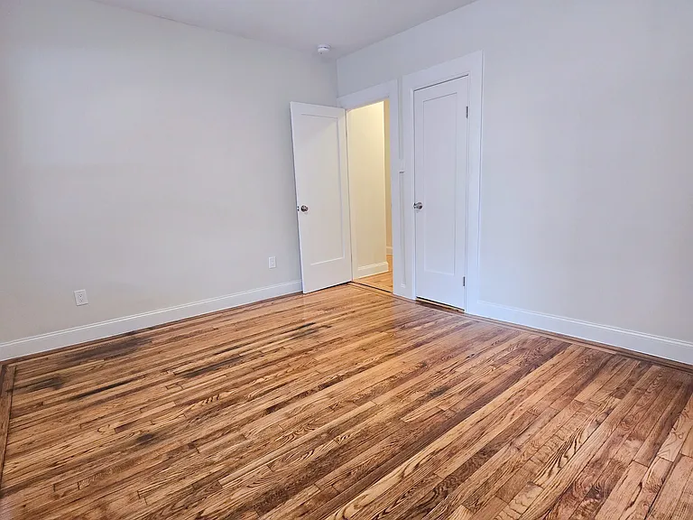 1404 Noble Ave #1G — Photo 13