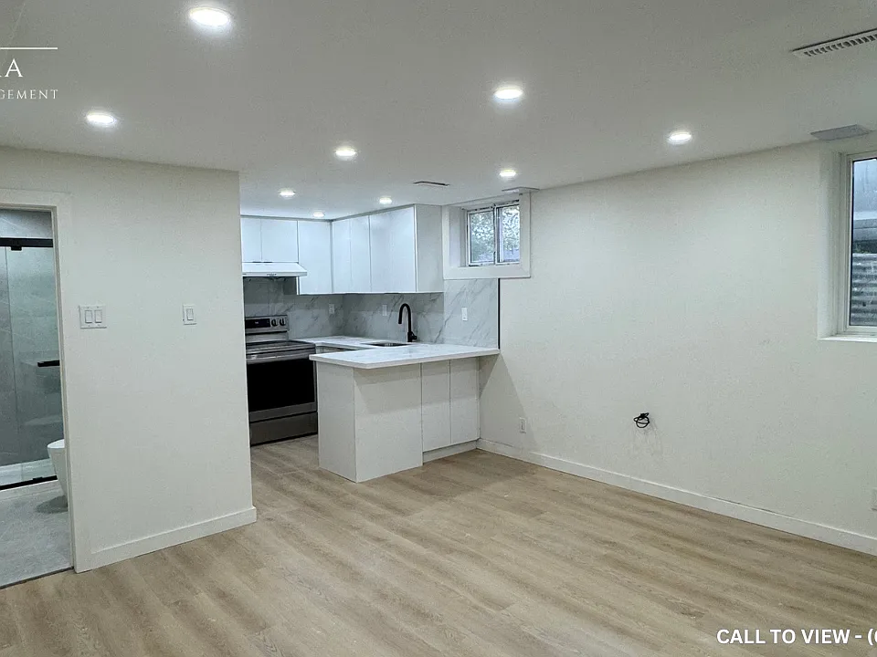 943 Upper Gage Ave #2A