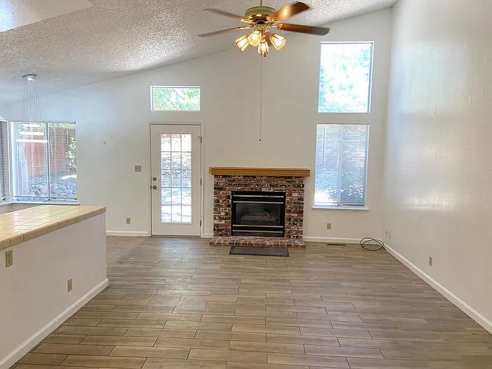 6628 Valley Wood Dr — Photo 6