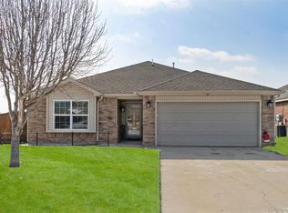 7305 Comrade Ln, Yukon, OK 73099