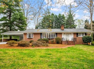 1045 Huntingdon Rd, Winston Salem, NC 27104