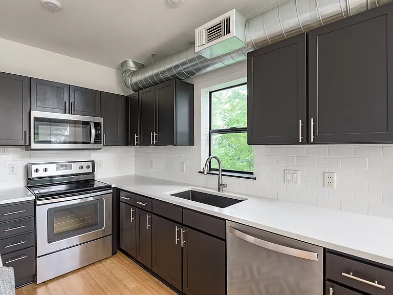 2034 W 31st Ave — Photo 11