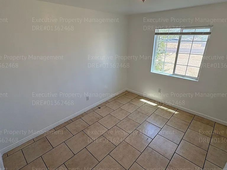 3017 Potomac Ave — Photo 19