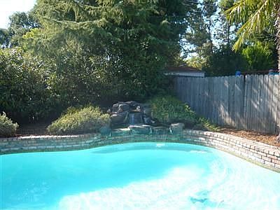 4th image of 1114 Meadow Oaks Dr