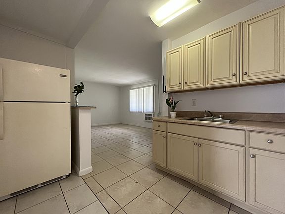 2nd image of 2303 Adams St #16226137