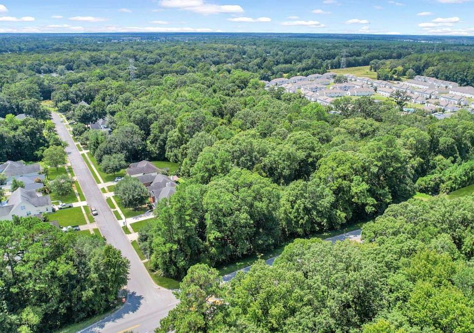 1st image of Little Neck Rd