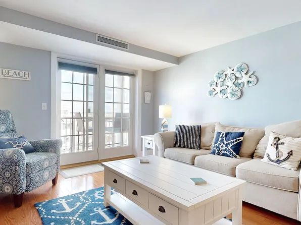 1 E Grand Ave APT 403, Old Orchard Beach, ME 04064