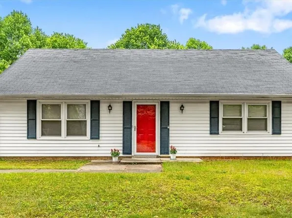 4704 Cabot Dr, Greensboro, NC 27407
