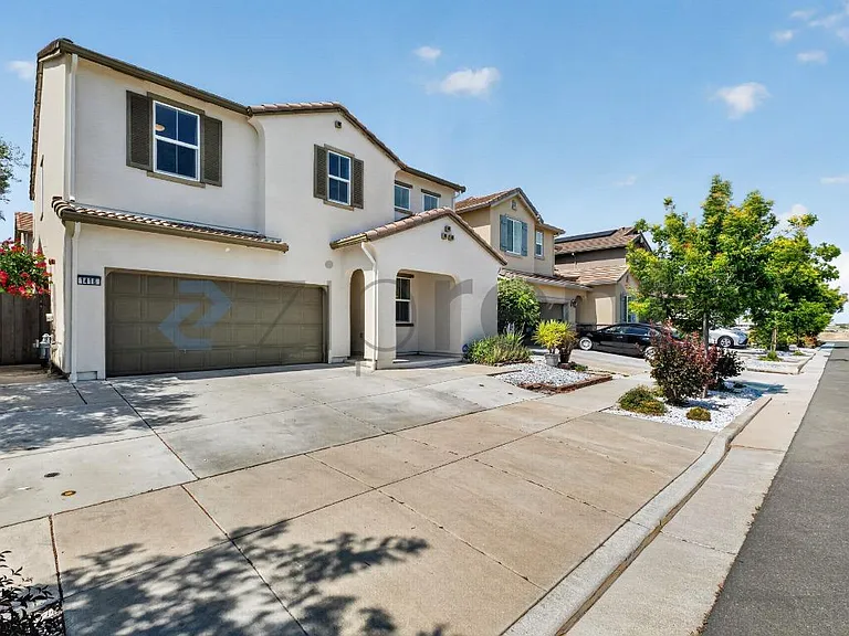 1416 Passion Ln — Photo 2