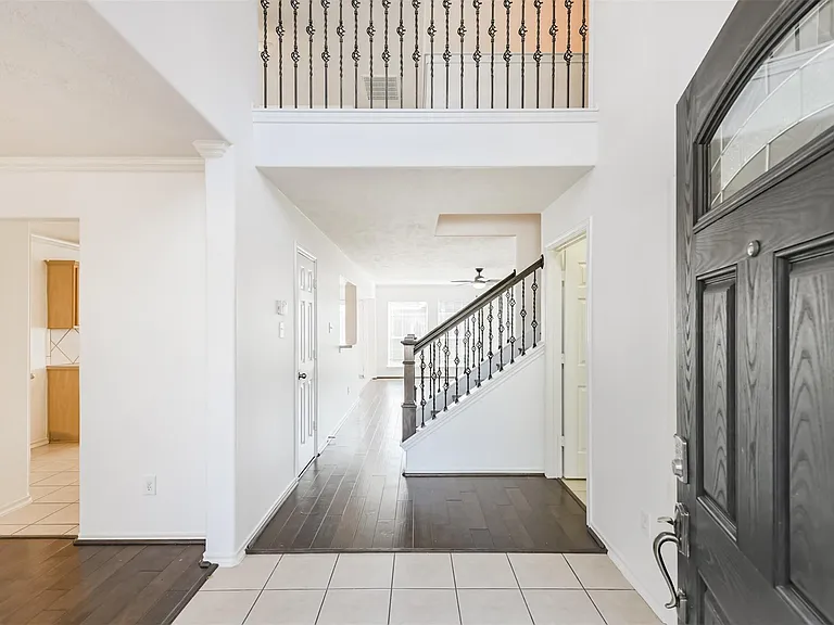 2507 Liza Ct — Photo 3