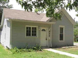 926 N Oak St, Ottawa, KS 66067
