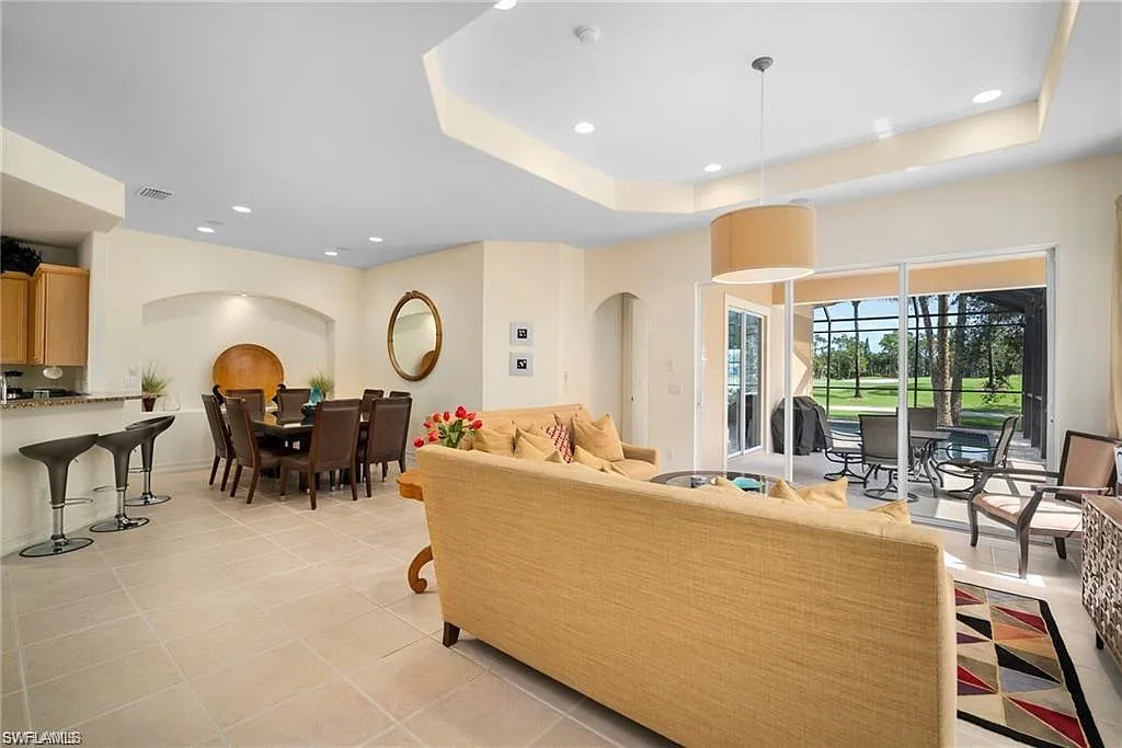 2 bed, 2.0 bath, 1827 sqft, $9,000 — Photo 3