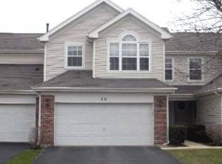 22 Peach Tree Ct, Algonquin, IL 60102
