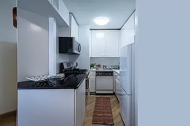 Rented by R New York