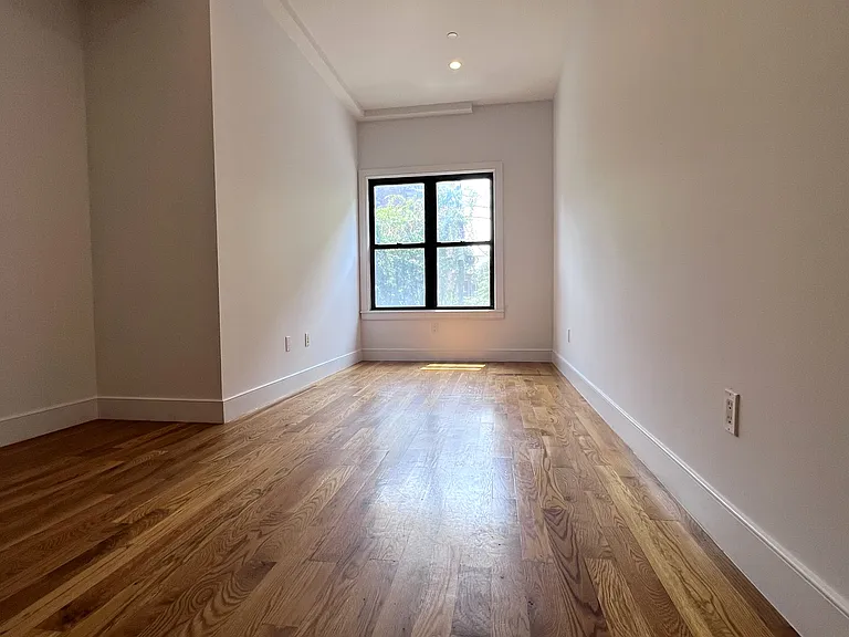 184 Kosciuszko St #3 — Photo 5