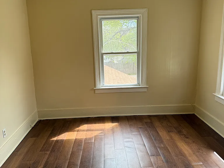 92 Jefferson Ave — Photo 3