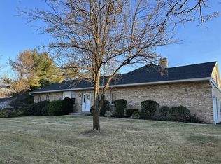 19 Castle Hill Rd #A, Agawam, MA 01001