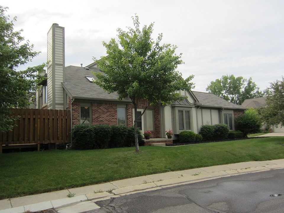 1st image of 42254 Saratoga Cir